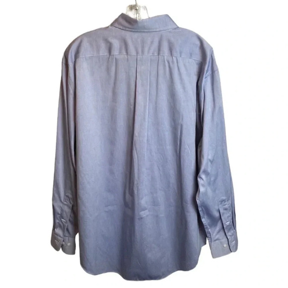 LAUREN Ralph Lauren button up top. In excellent condition. - Picture 2 of 6